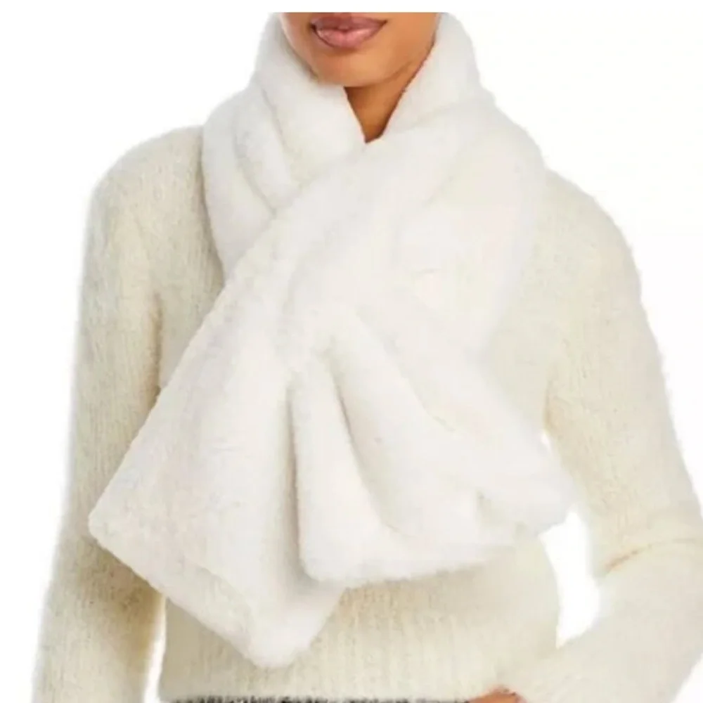 Apparis Cream Colored Scarf